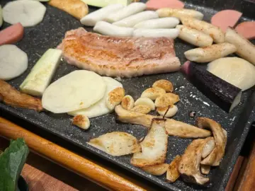 사상 찐 맛집, 푸짐한 인심에 감동하는 삼겹식당에서 즐기는 행복한 고기 만찬