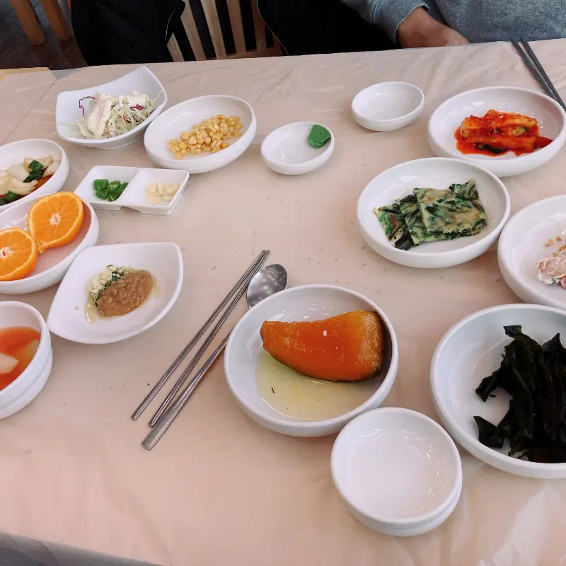 다양한 곁들임 반찬