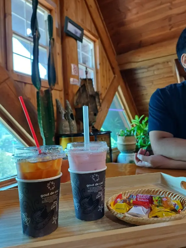 몽블랑 카페에서 즐기는 여유로운 시간