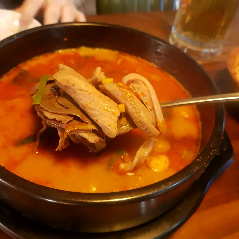 역전할머니맥주 오산궐동점 내부