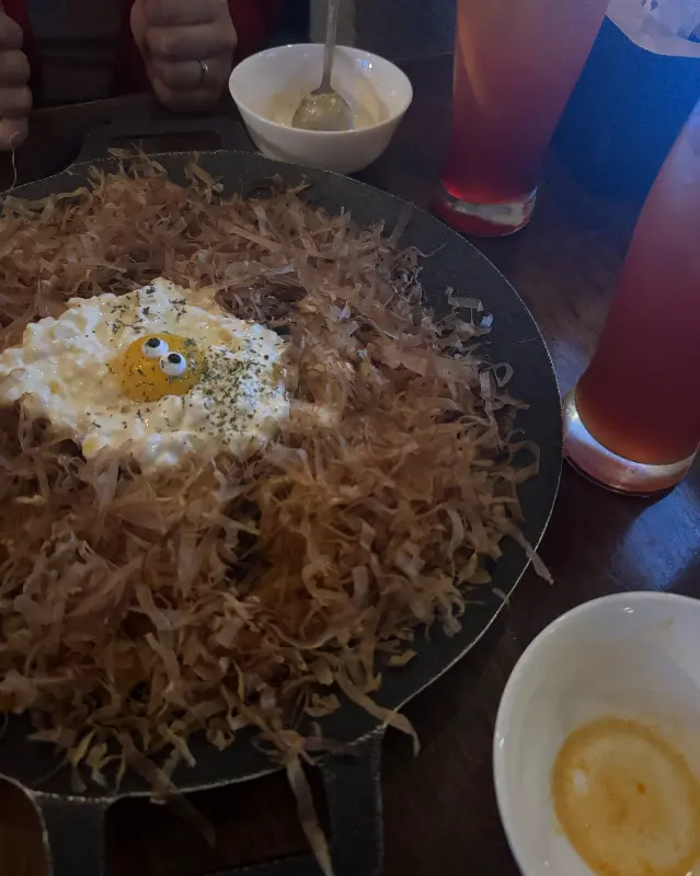 눈꽃이 흩날리는 듯한 가쓰오부시 야끼소바