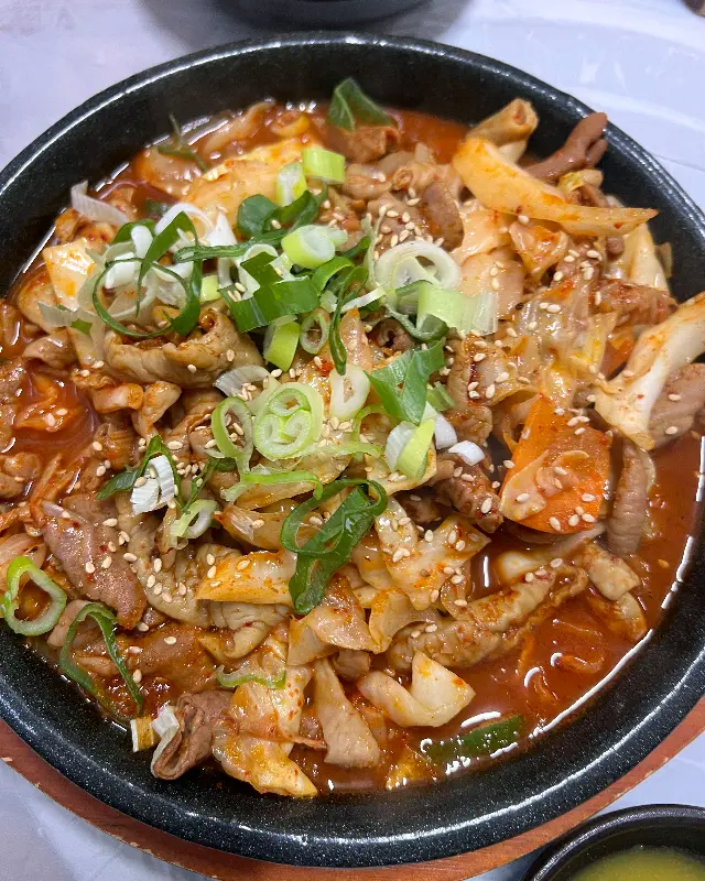 돼지껍데기볶음