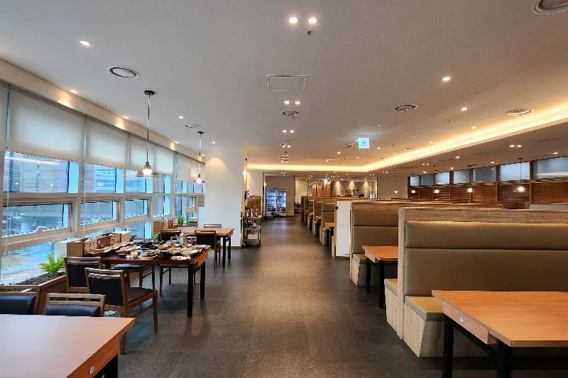 넓고 깔끔한 거궁 창동점 내부