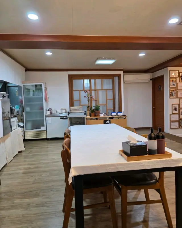 어촌횟집 내부 모습