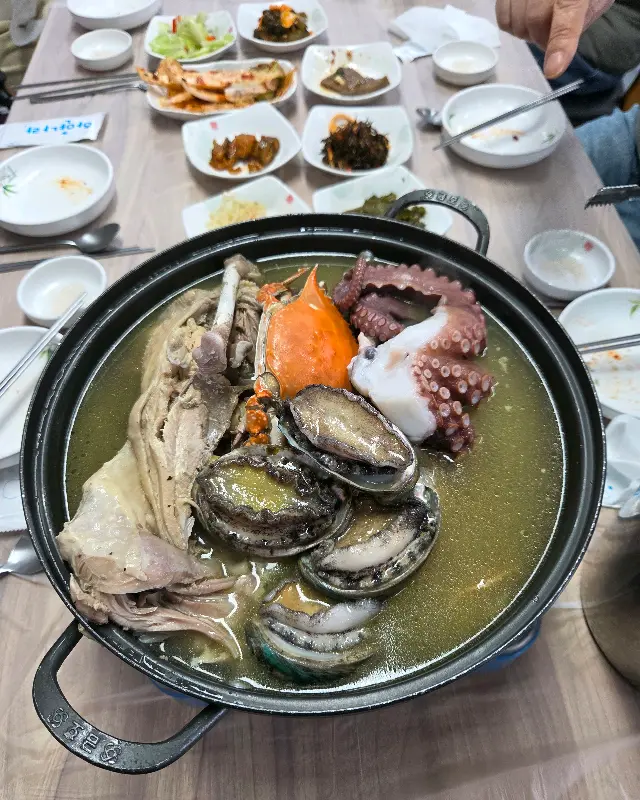 푸짐한 해신탕 비주얼