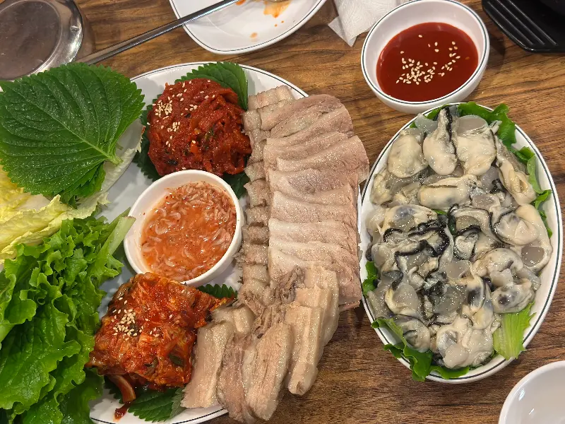 굴보쌈 디테일 샷