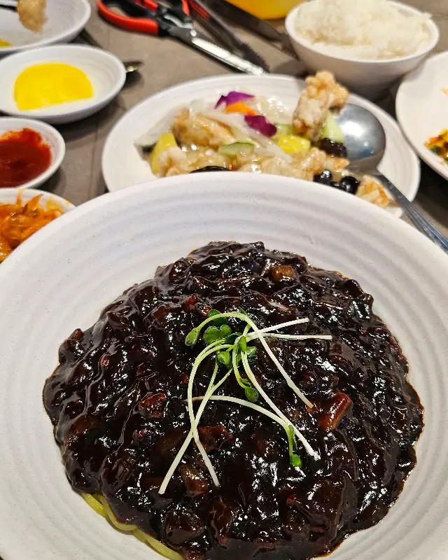 랑만쇼우의 힙한 인테리어