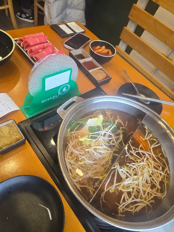 샤브샤브용 신선한 소고기