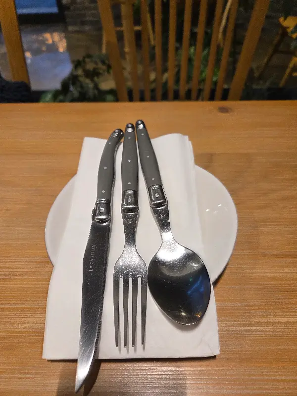 깔끔한 테이블 세팅