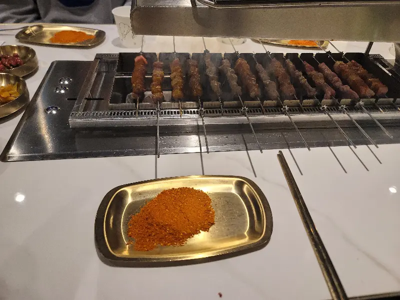 잘 구워진 양꼬치