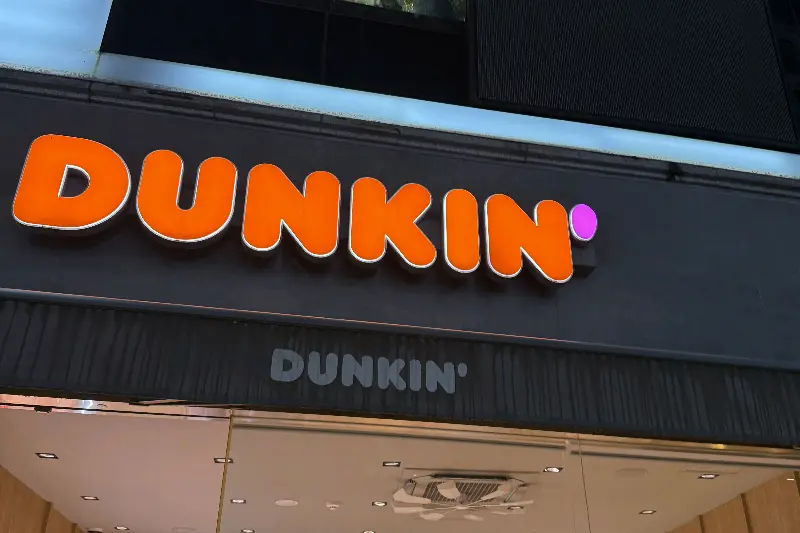 던킨 매장 외부 간판