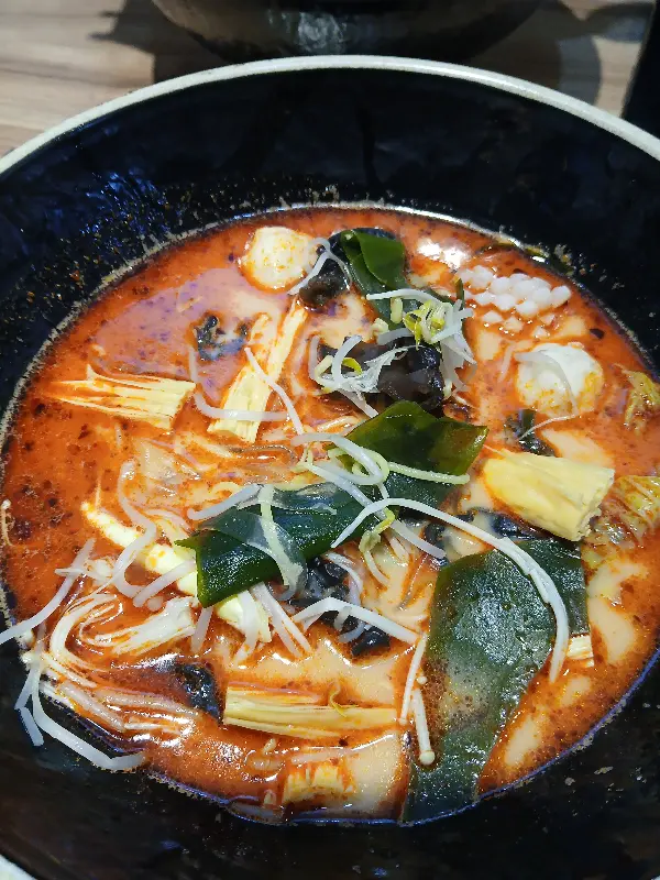 다채로운 재료가 돋보이는 마라탕