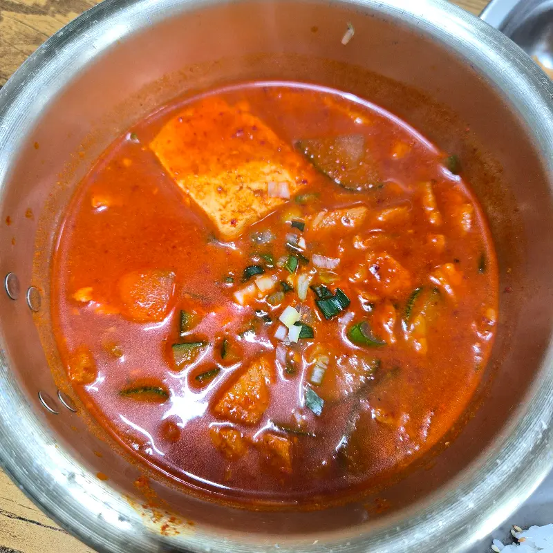 칼칼한 돼지찌개