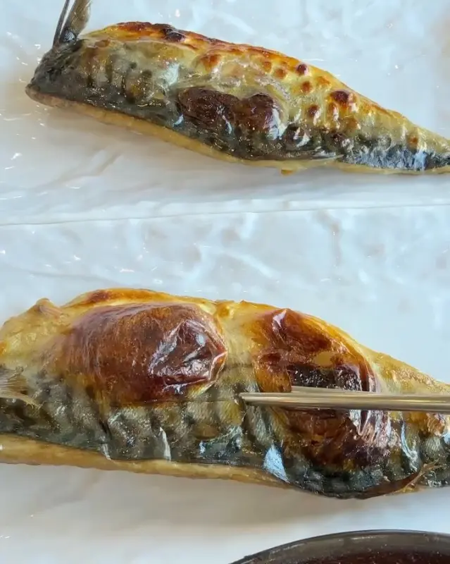 노릇노릇 구워진 고등어 구이