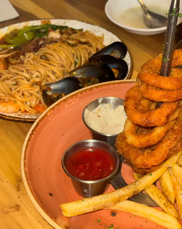 어니언링과 파스타