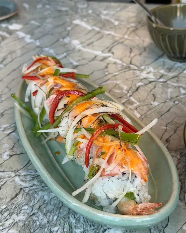 화려한 비주얼의 롤