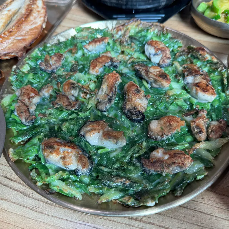 굴이 듬뿍 들어간 굴전