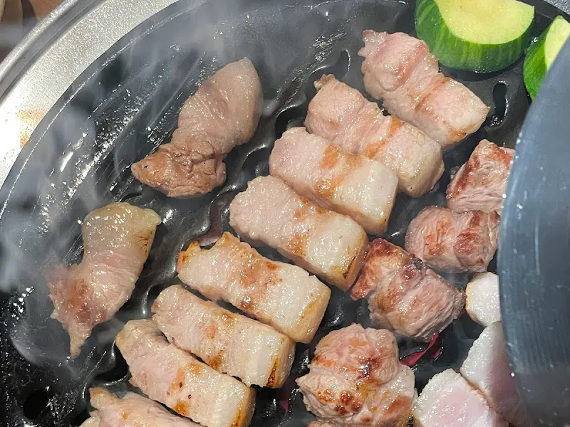 구워지는 삼겹살 2