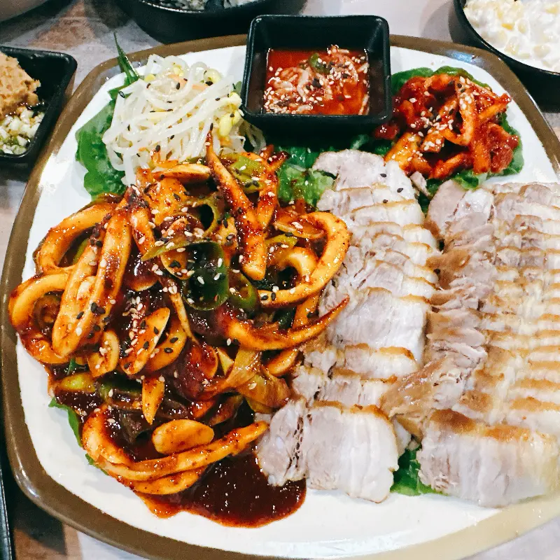 오징어와 보쌈의 아름다운 조화