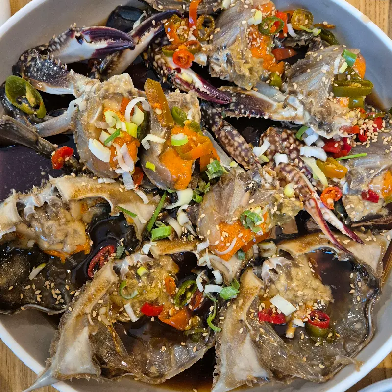 먹음직스러운 간장게장