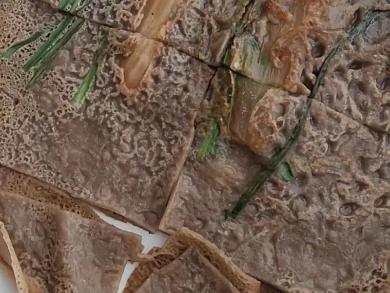 겉은 바삭하고 속은 쫀득한 메밀전