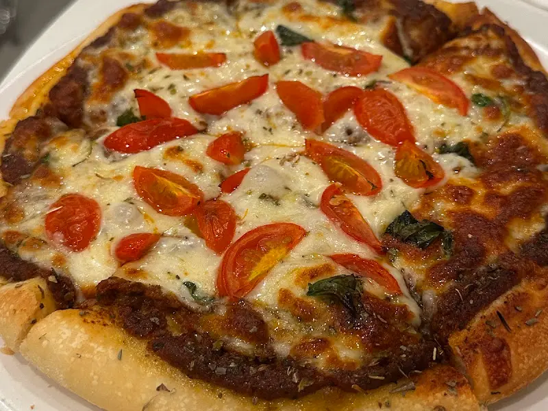 루꼴라햄 피자의 비주얼