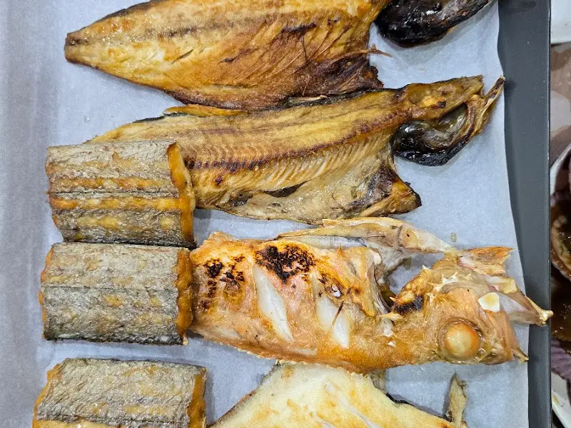 노릇노릇 구워진 생선구이