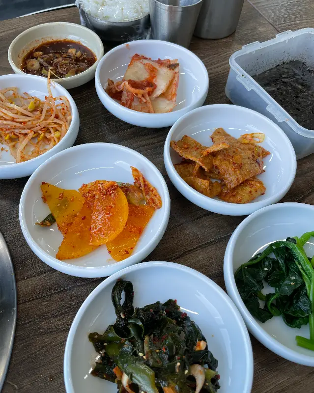 영진식당 밑반찬