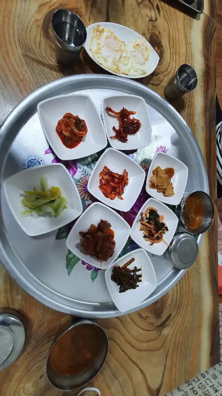 푸짐한 반찬 한 상