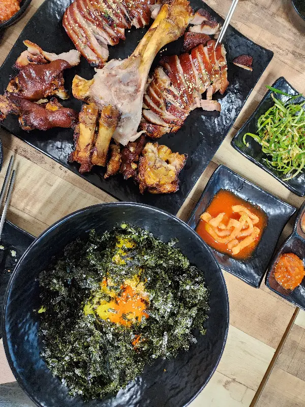 김가루가 듬뿍 뿌려진 주먹밥