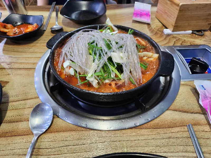 솔밭식당 곱창전골