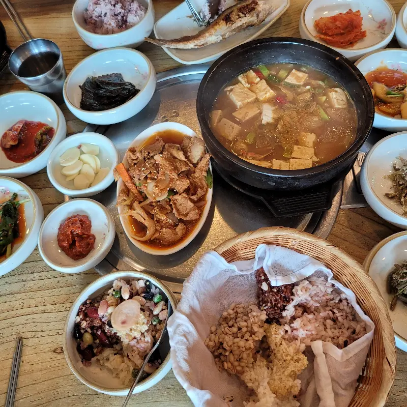 푸짐한 한 상 차림