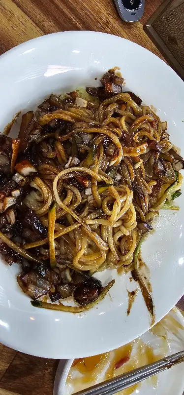 윤기가 흐르는 간짜장