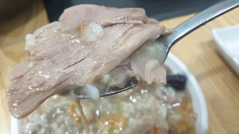 촉촉하고 부드러운 닭고기