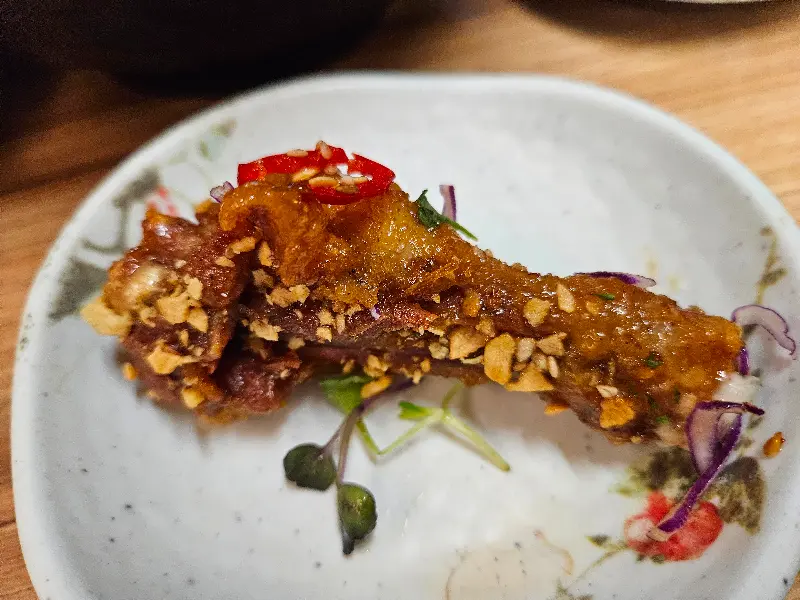 푸짐한 양의 마늘간장치킨