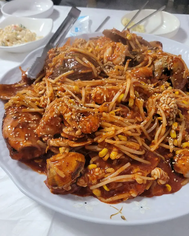 푸짐한 아구찜 한 상