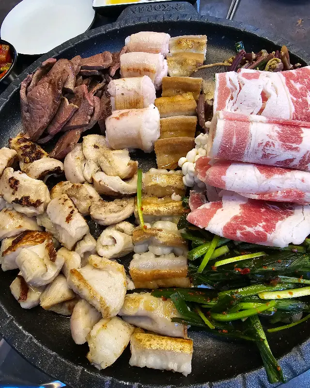 모듬 곱창 구이 한 상차림