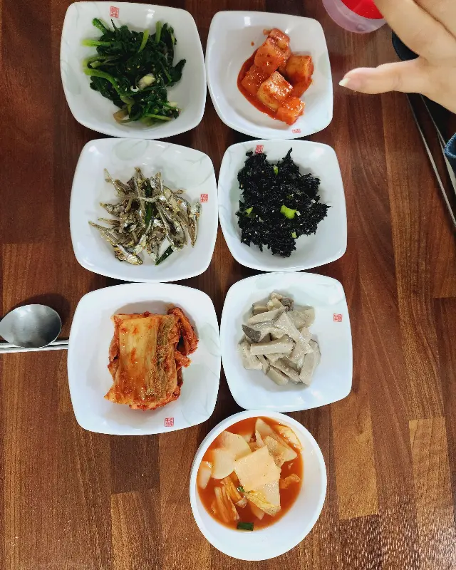 다양한 밑반찬