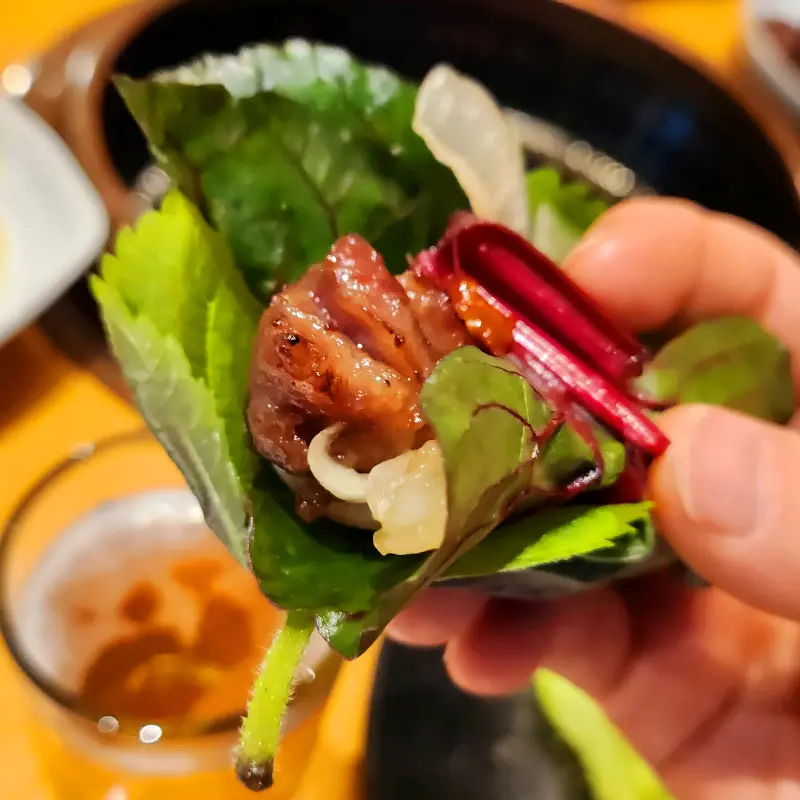 쌈 싸먹는 사진