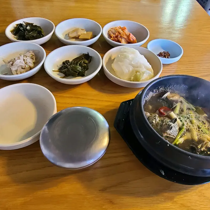 전복뚝배기 한상차림