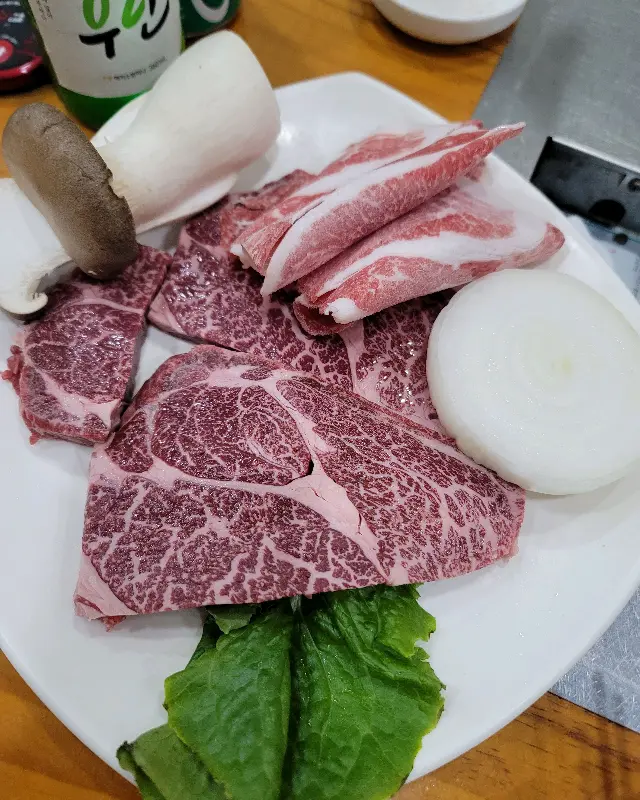 초벌된 돼지갈비