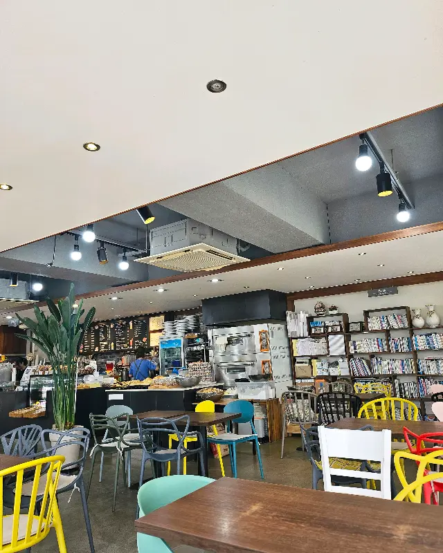 카페 내부 전경