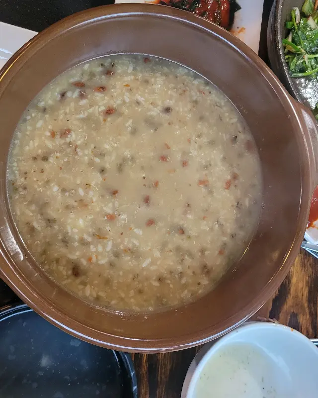 누룽지 삼계탕의 깊은 풍미