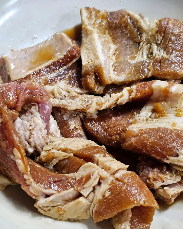 윤기가 흐르는 돼지갈비