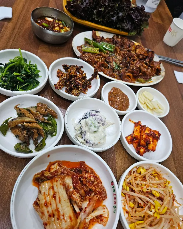 칼국수 한 상 차림