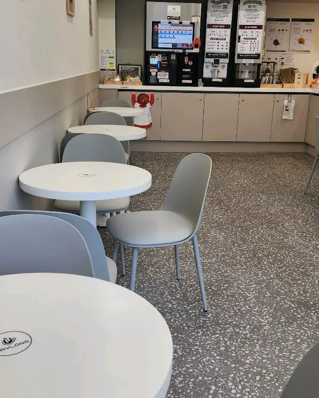 깔끔한 내부 인테리어