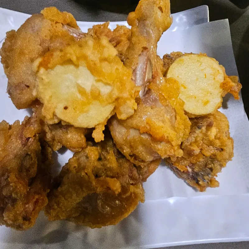 겉바속촉 후라이드 치킨