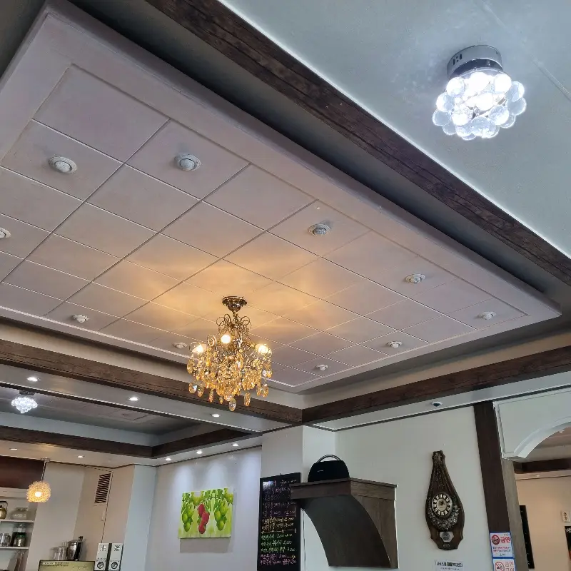 정아네 밥상 내부 인테리어