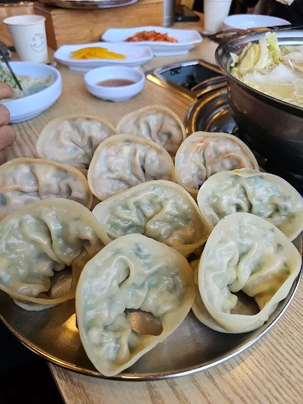 푸짐한 만두