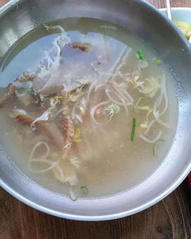 정겨운 분위기의 식당 내부